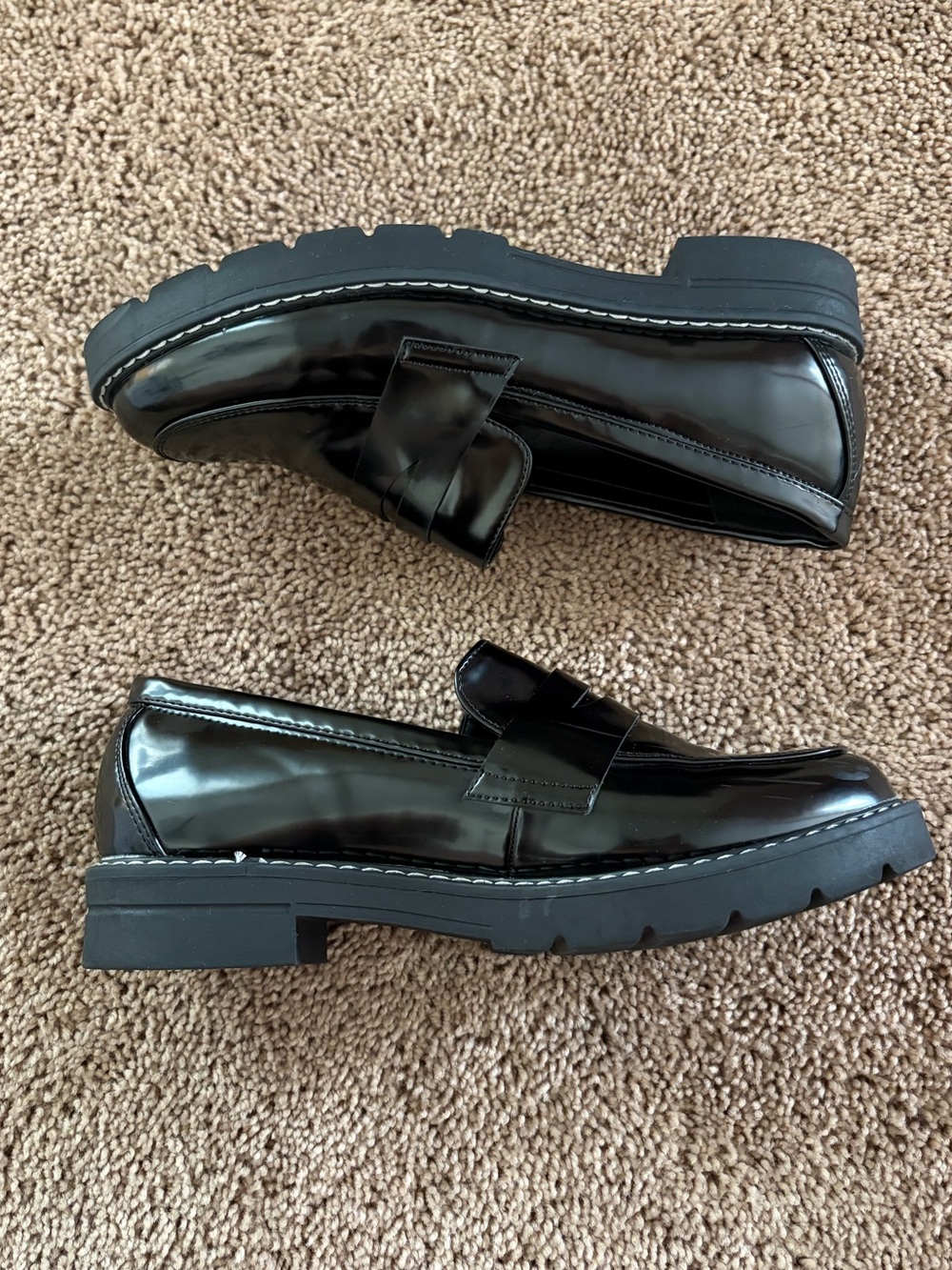 jf j.ferrar Women's Black Patent Loafers